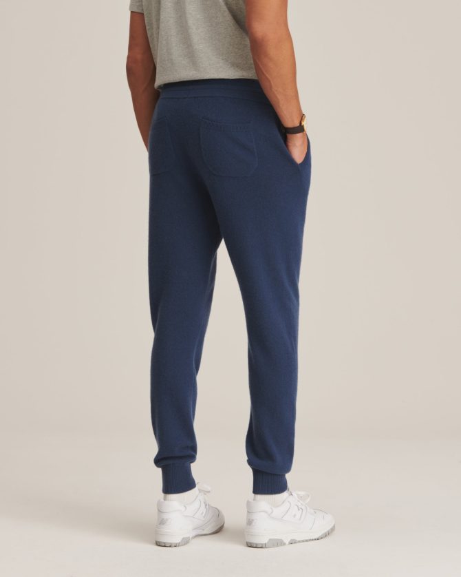 Off-Duty Cashmere Jogger - Image 25