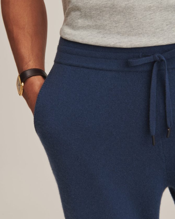 Off-Duty Cashmere Jogger - Image 22