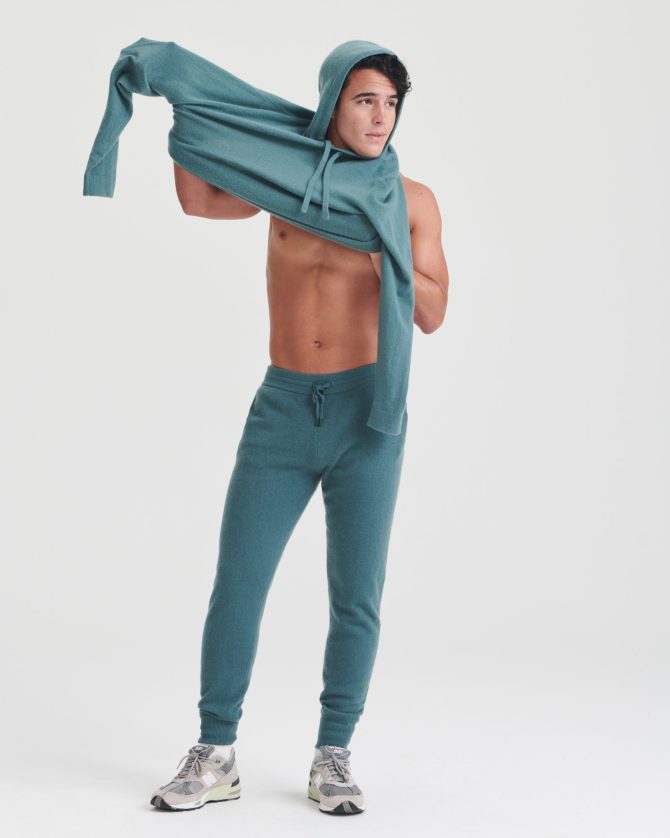 Off-Duty Cashmere Jogger - Image 15