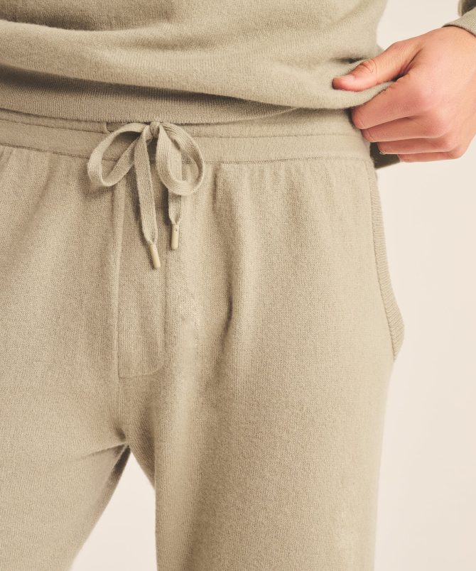 Off-Duty Cashmere Jogger - Image 58