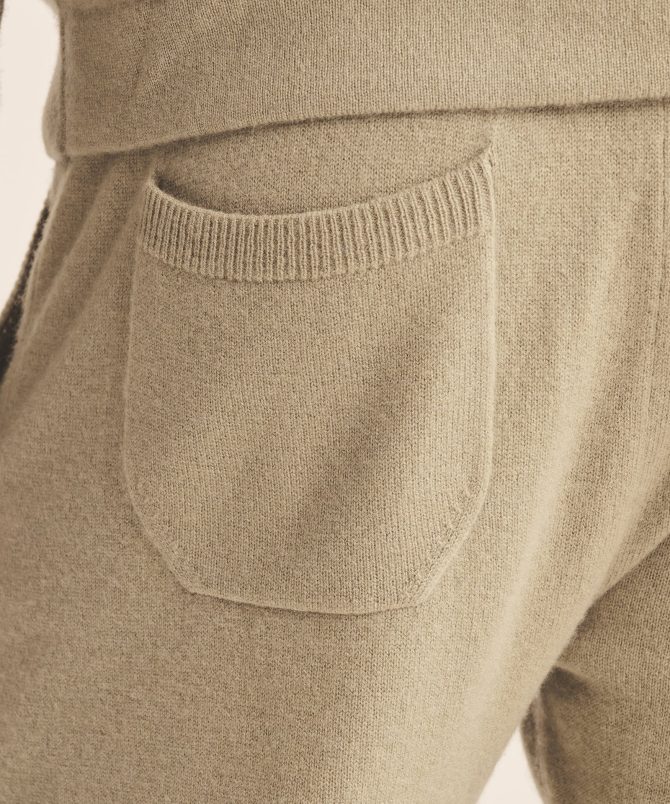 Off-Duty Cashmere Jogger - Image 61