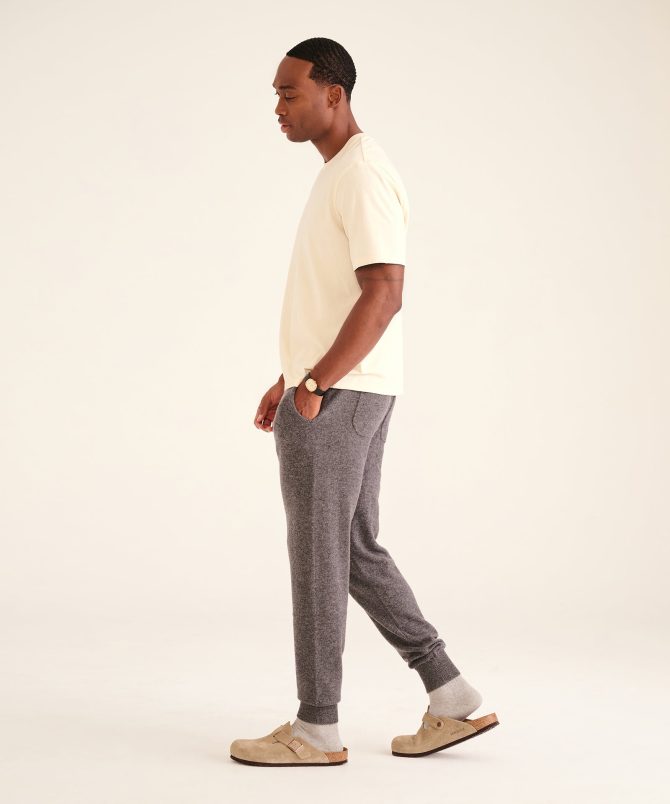 Off-Duty Cashmere Jogger - Image 39